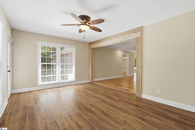 324 Golden Carriage Run, Boiling Springs, SC 29349
