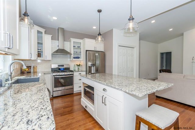 67 Lakepointe Way, Stillwater, NY 12866