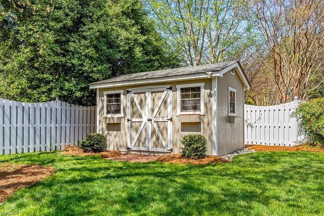 2801 Benjamin Court, Jamestown, NC 27282