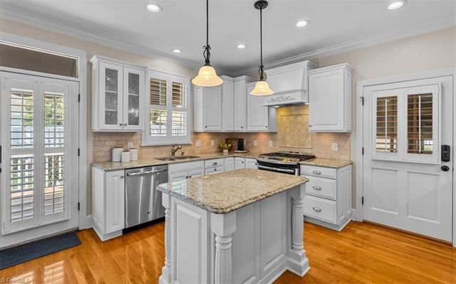 2801 Benjamin Court, Jamestown, NC 27282