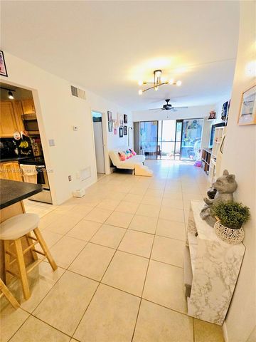 5767 Washington St F2, Hollywood, FL 33023