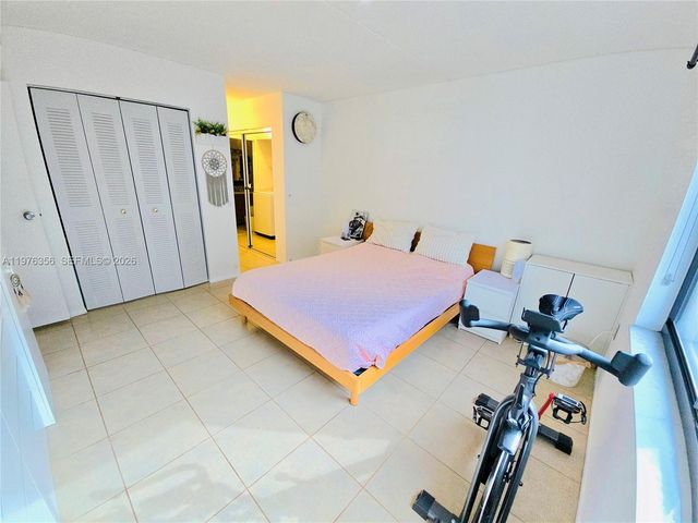 5767 Washington St F2, Hollywood, FL 33023