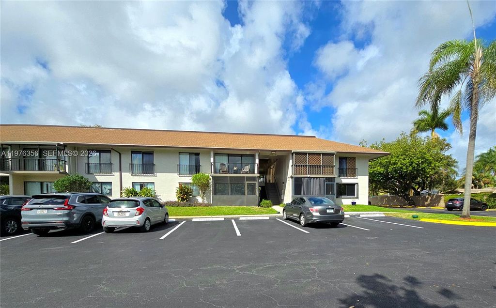 5767 Washington St F2, Hollywood, FL 33023