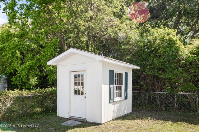 218 Dogwood Drive, Biloxi, MS 39531