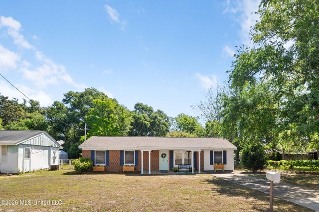 218 Dogwood Drive, Biloxi, MS 39531