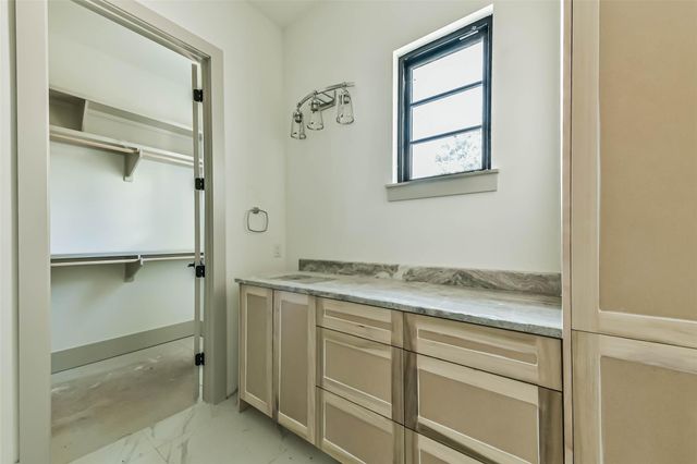 4927 Heatherglen Drive, Houston, TX 77096
