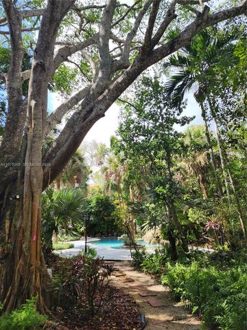 6065 SW 133rd St, Pinecrest, FL 33156