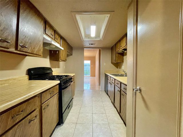 5418 Dove Forest Lane, Humble, TX 77346
