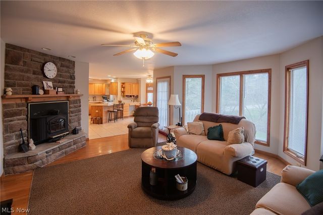 9332 Howland Springs Road SE, Warren, OH 44484