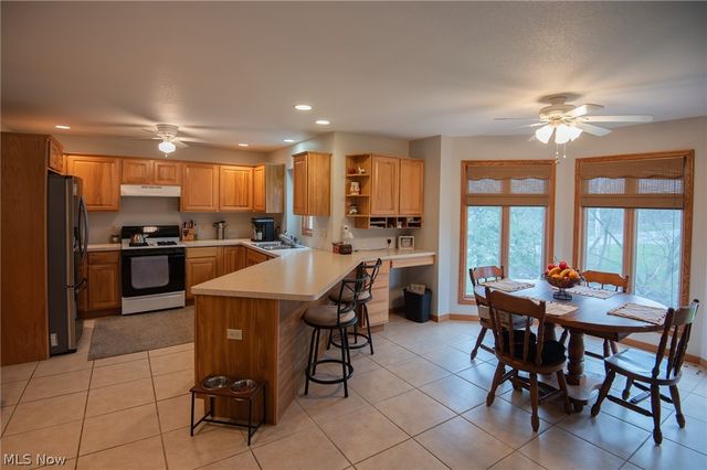 9332 Howland Springs Road SE, Warren, OH 44484