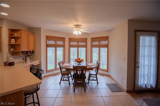 9332 Howland Springs Road SE, Warren, OH 44484