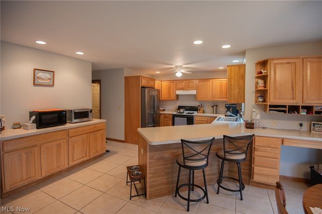 9332 Howland Springs Road SE, Warren, OH 44484