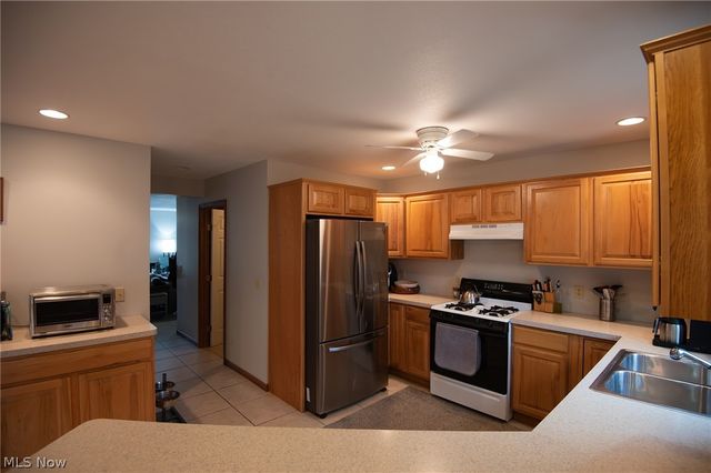 9332 Howland Springs Road SE, Warren, OH 44484