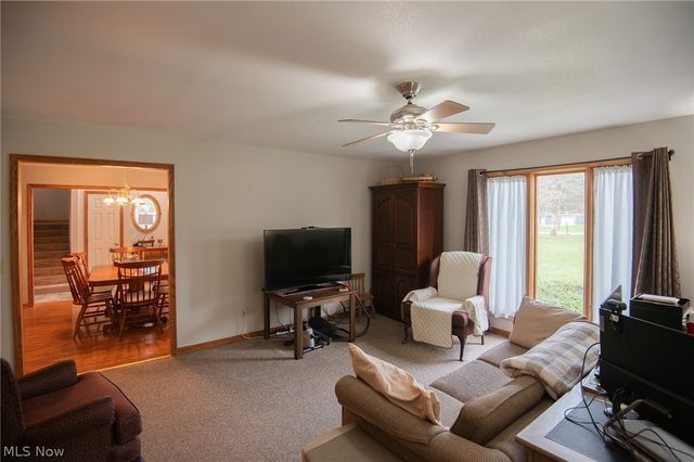 9332 Howland Springs Road SE, Warren, OH 44484