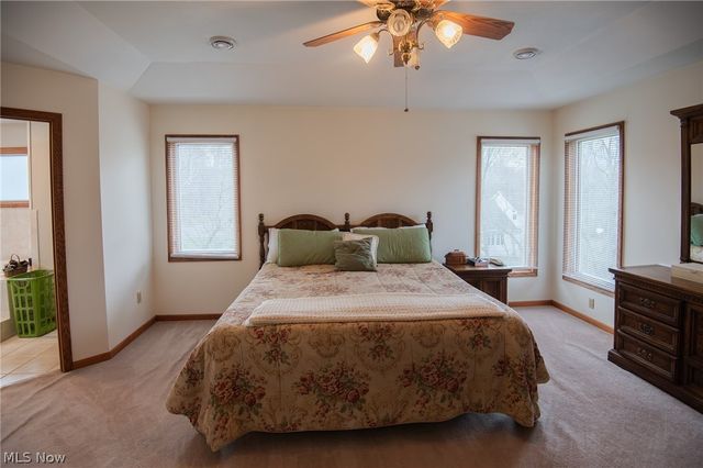 9332 Howland Springs Road SE, Warren, OH 44484