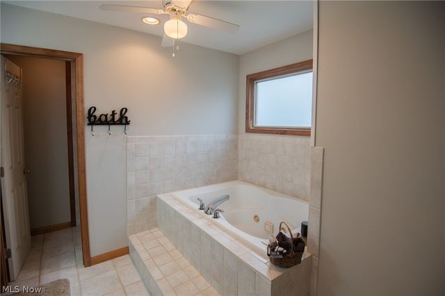 9332 Howland Springs Road SE, Warren, OH 44484