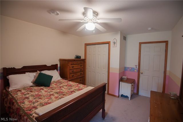 9332 Howland Springs Road SE, Warren, OH 44484