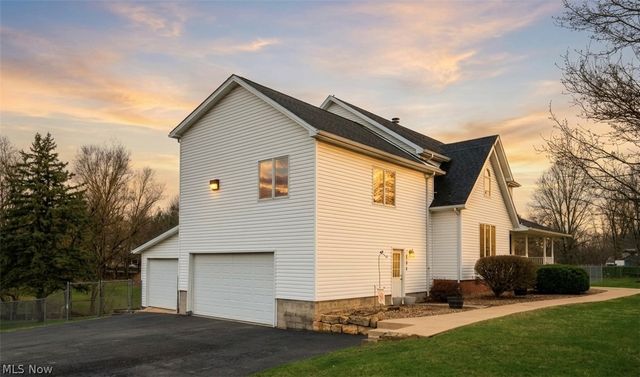 9332 Howland Springs Road SE, Warren, OH 44484