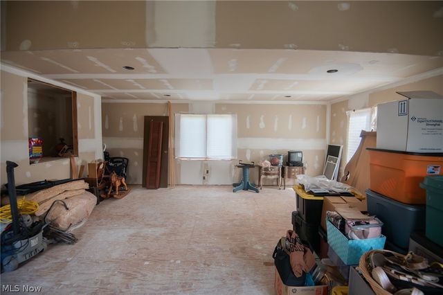 9332 Howland Springs Road SE, Warren, OH 44484