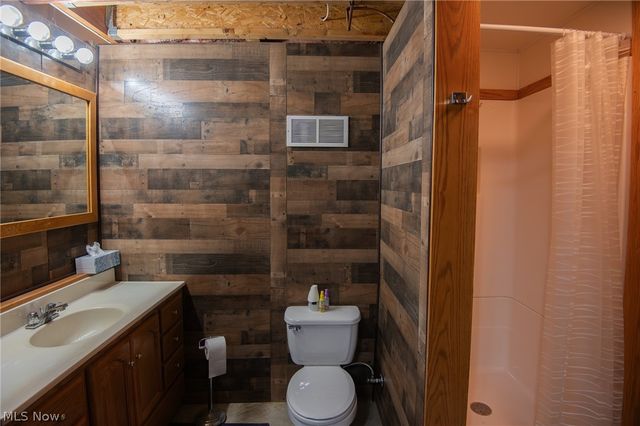 9332 Howland Springs Road SE, Warren, OH 44484