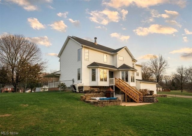 9332 Howland Springs Road SE, Warren, OH 44484