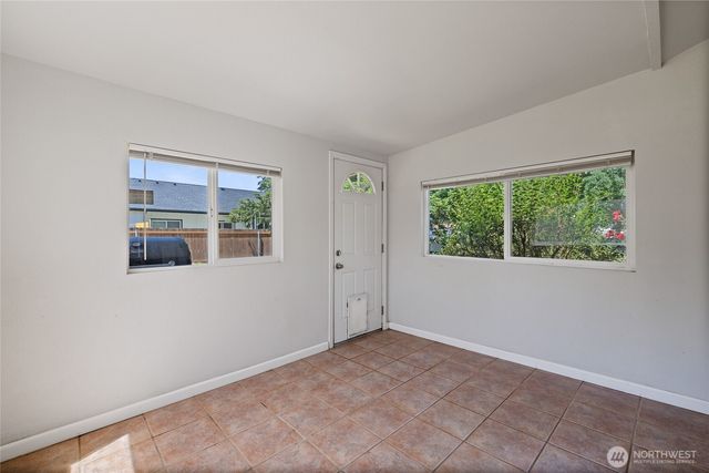 17916 40th Avenue E, Tacoma, WA 98446