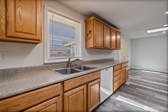 17916 40th Avenue E, Tacoma, WA 98446