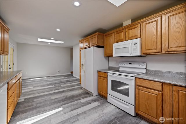17916 40th Avenue E, Tacoma, WA 98446