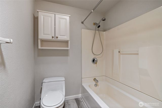 17916 40th Avenue E, Tacoma, WA 98446