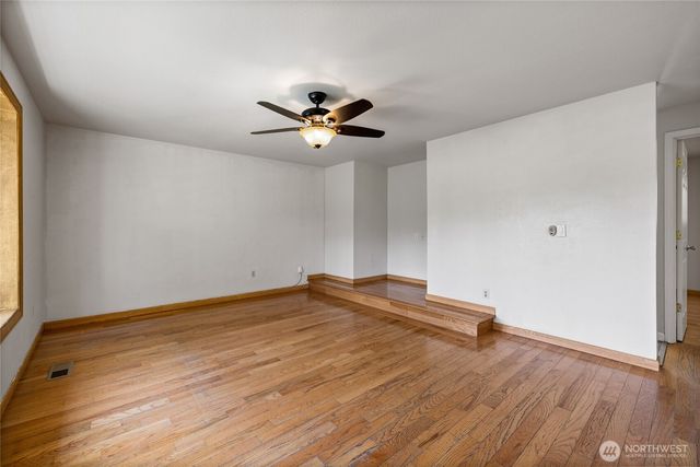 17916 40th Avenue E, Tacoma, WA 98446