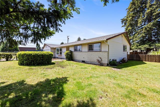 17916 40th Avenue E, Tacoma, WA 98446