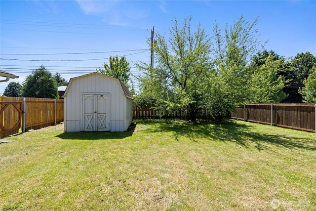 17916 40th Avenue E, Tacoma, WA 98446