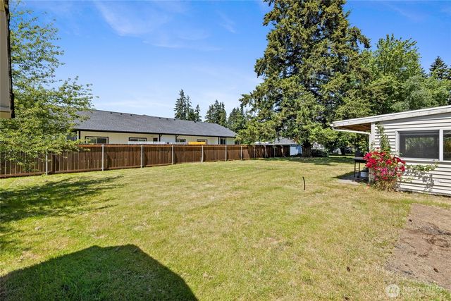 17916 40th Avenue E, Tacoma, WA 98446