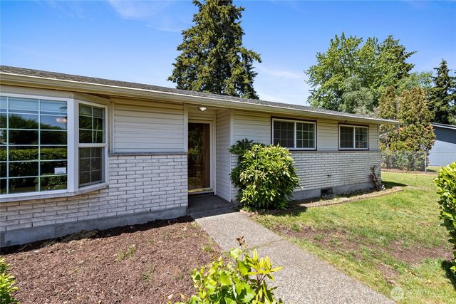 17916 40th Avenue E, Tacoma, WA 98446