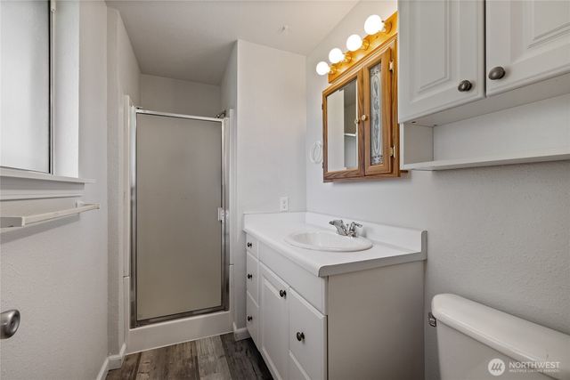 17916 40th Avenue E, Tacoma, WA 98446