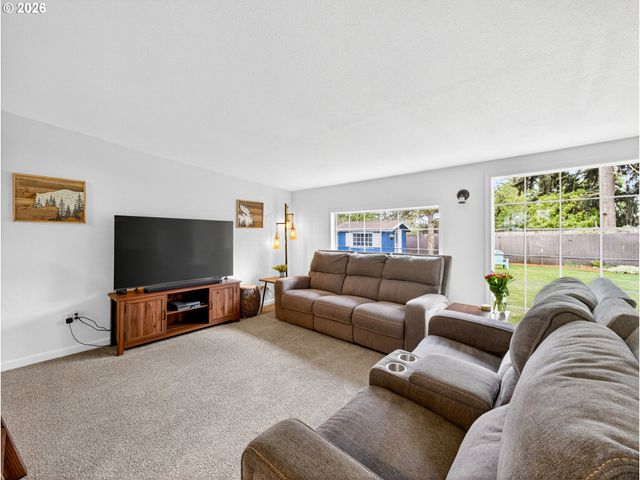 7812 Se CRYSTAL SPRINGS Blvd, Portland, OR 97206
