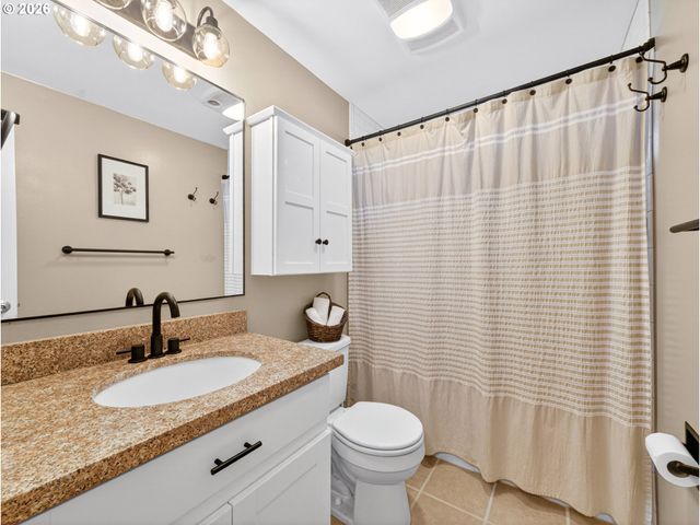 7812 Se CRYSTAL SPRINGS Blvd, Portland, OR 97206