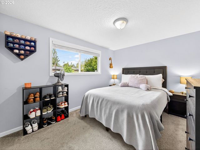 7812 Se CRYSTAL SPRINGS Blvd, Portland, OR 97206
