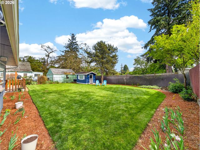 7812 Se CRYSTAL SPRINGS Blvd, Portland, OR 97206