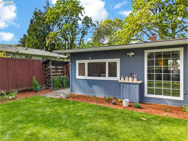 7812 Se CRYSTAL SPRINGS Blvd, Portland, OR 97206