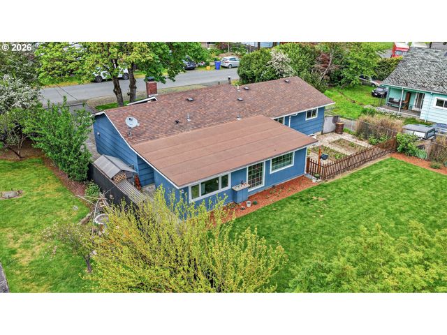 7812 Se CRYSTAL SPRINGS Blvd, Portland, OR 97206