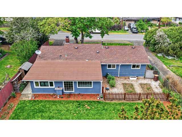 7812 Se CRYSTAL SPRINGS Blvd, Portland, OR 97206