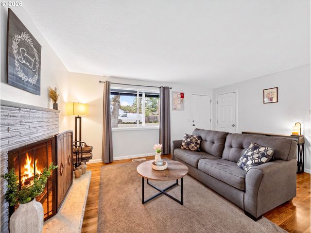 7812 Se CRYSTAL SPRINGS Blvd, Portland, OR 97206