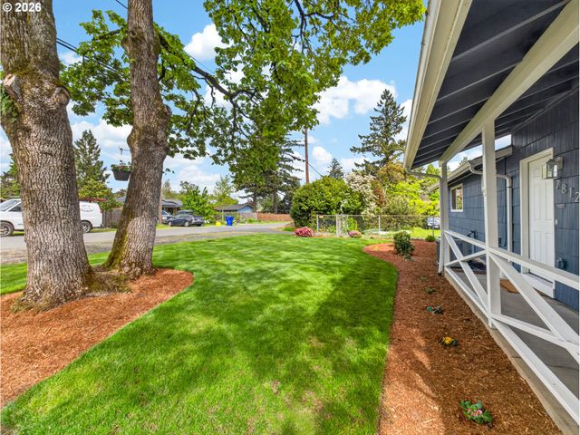 7812 Se CRYSTAL SPRINGS Blvd, Portland, OR 97206