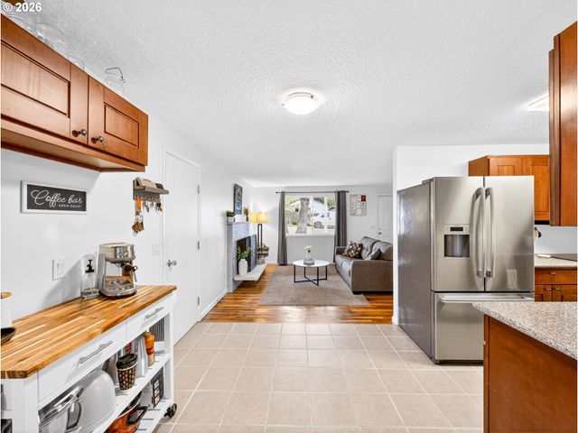 7812 Se CRYSTAL SPRINGS Blvd, Portland, OR 97206