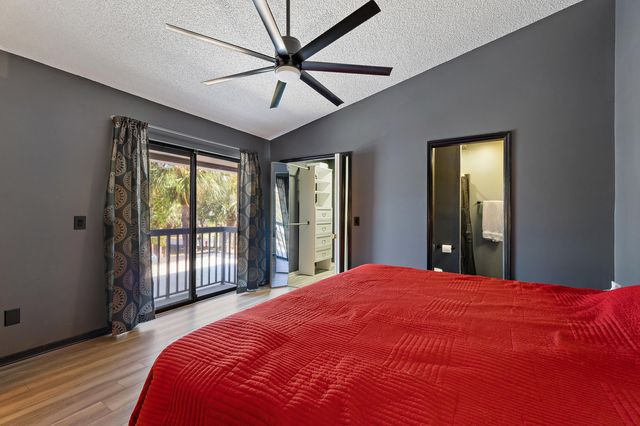 402 SE Castle Court, Port St. Lucie, Port St Lucie, FL 34952