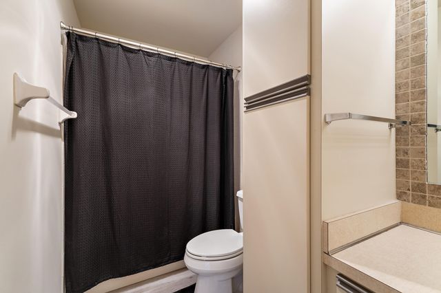 402 SE Castle Court, Port St. Lucie, Port St Lucie, FL 34952