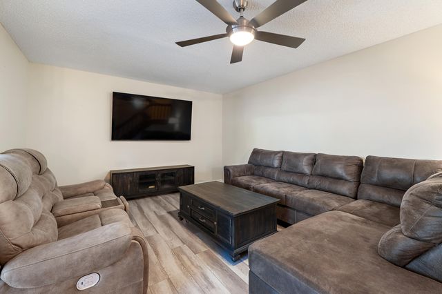 402 SE Castle Court, Port St. Lucie, Port St Lucie, FL 34952