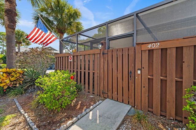 402 SE Castle Court, Port St. Lucie, Port St Lucie, FL 34952