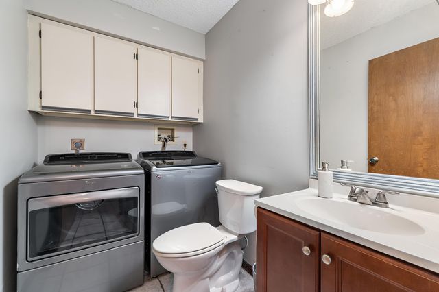 402 SE Castle Court, Port St. Lucie, Port St Lucie, FL 34952